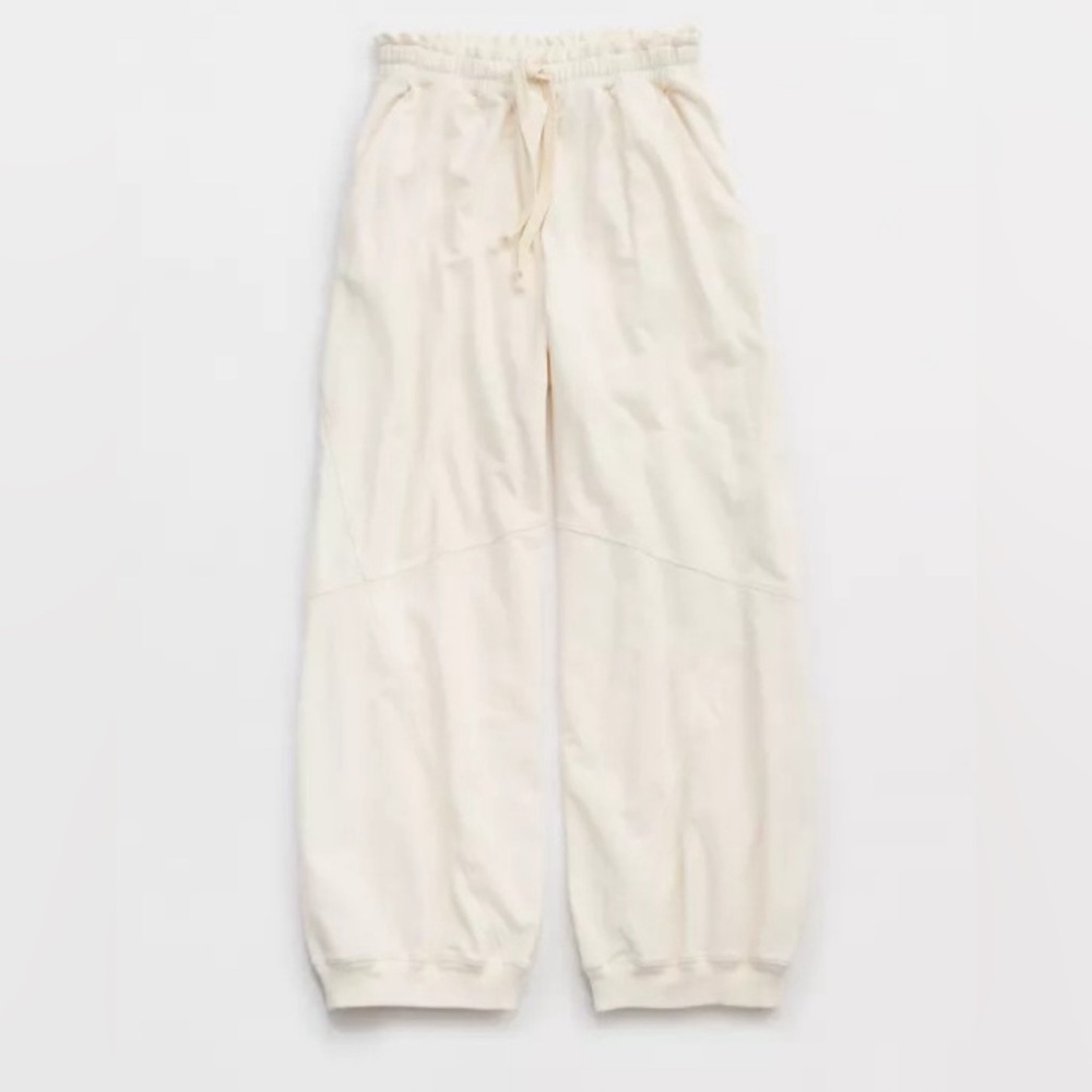 Aerie NWT Baggy Barrel Leg Fleece Pants Natural Color Size Medium Best Seller!